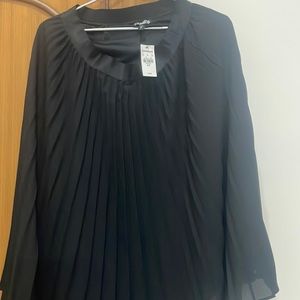 Black skirt